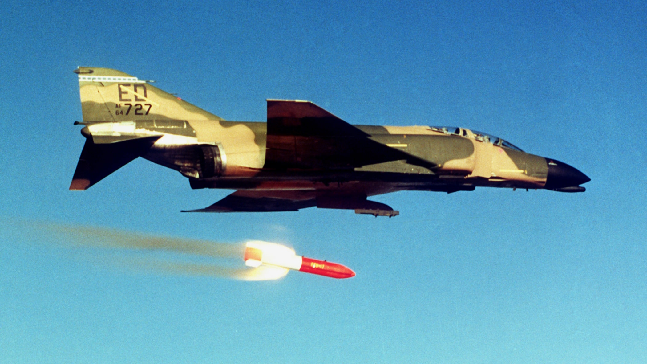 Military plane firing nuclear test missile